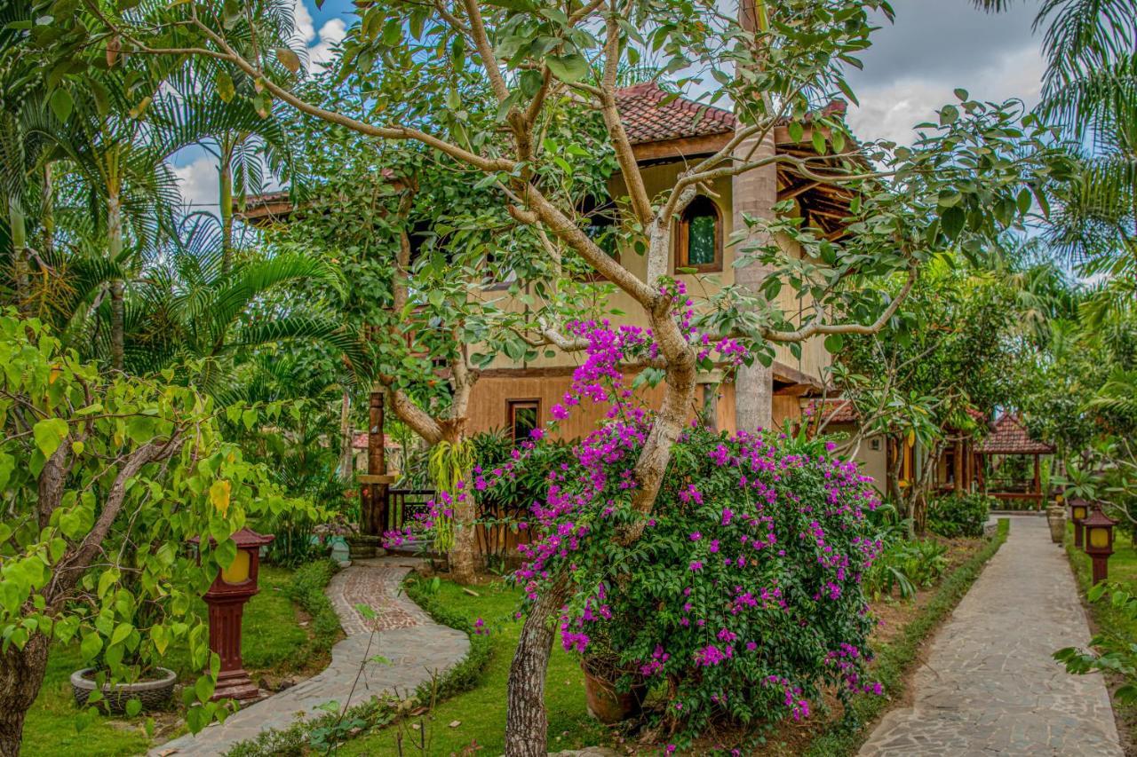 Stanley Lombok Hotel Mataram Exterior photo